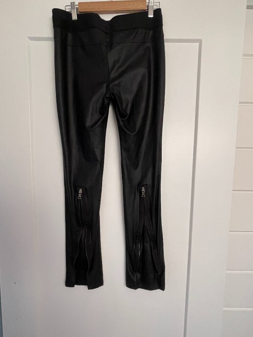 BCBGMAXAZRIA Marion Faux Leather Leggings Black Back Zipper Size Medium